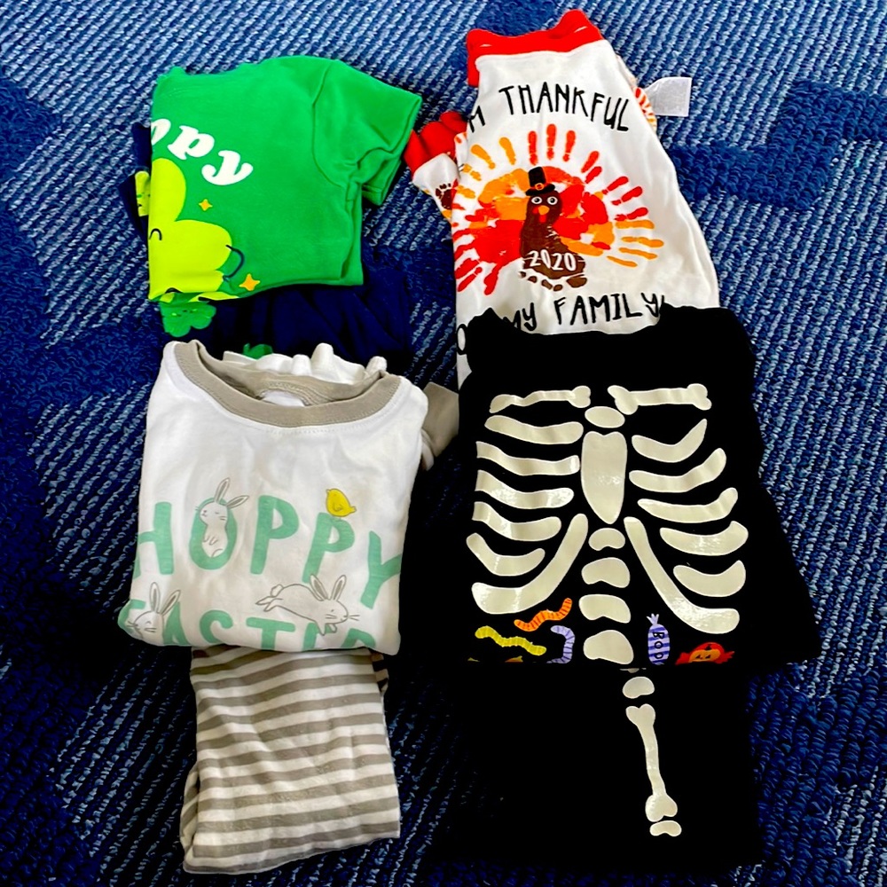 Toddler holiday pajama bundle. Everything 18/24 months except Easter pjs are 2T